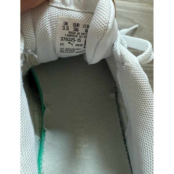 PUMA Sneakers Womans Size 6 White Black Gold Platform Retro Perforated Toe Casua - Picture 8 of 8